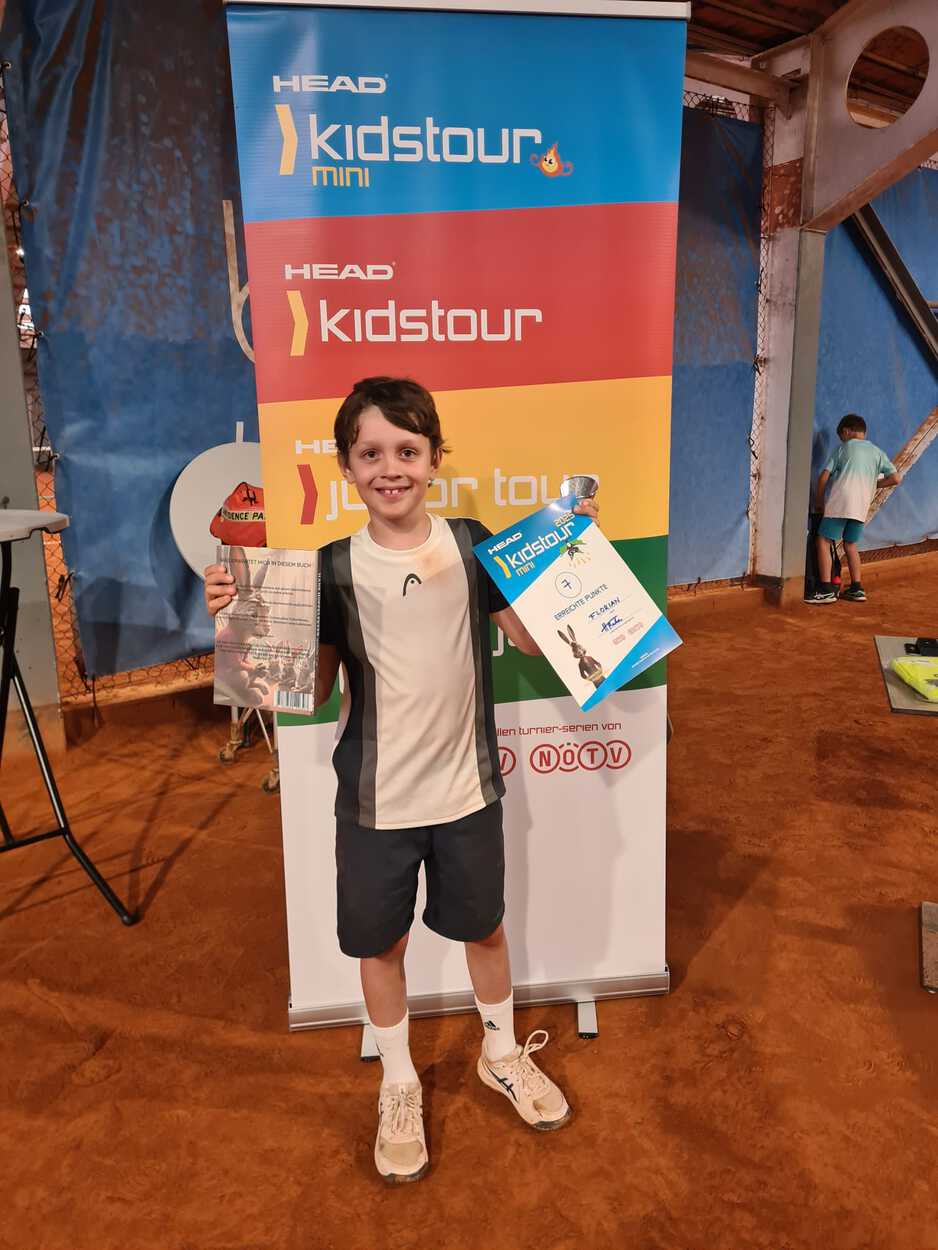 Florian Busch überzeugt beim MASTERS der Head Kids Tour Mini!